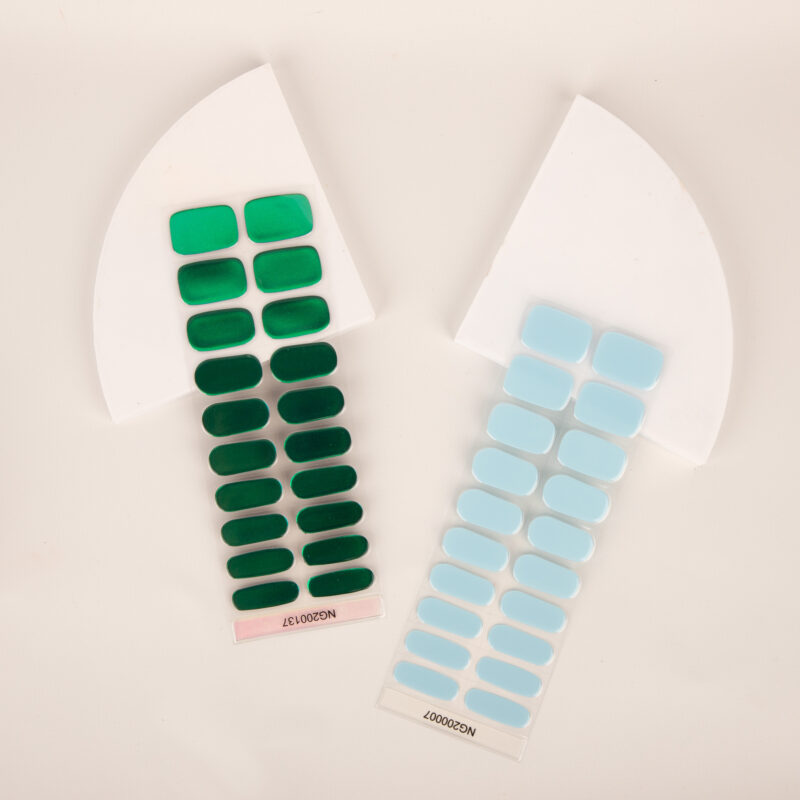 UÑAS STICKER DE GEL LISOS Y CON DISEÑOS - PAQUETE DE 12 CAJAS IGUALES - Imagen 2