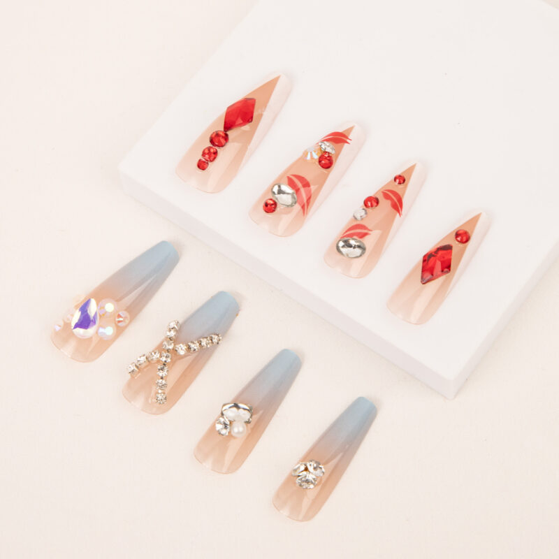 UÑAS PRESS ON CON STRASS - 24PCS
