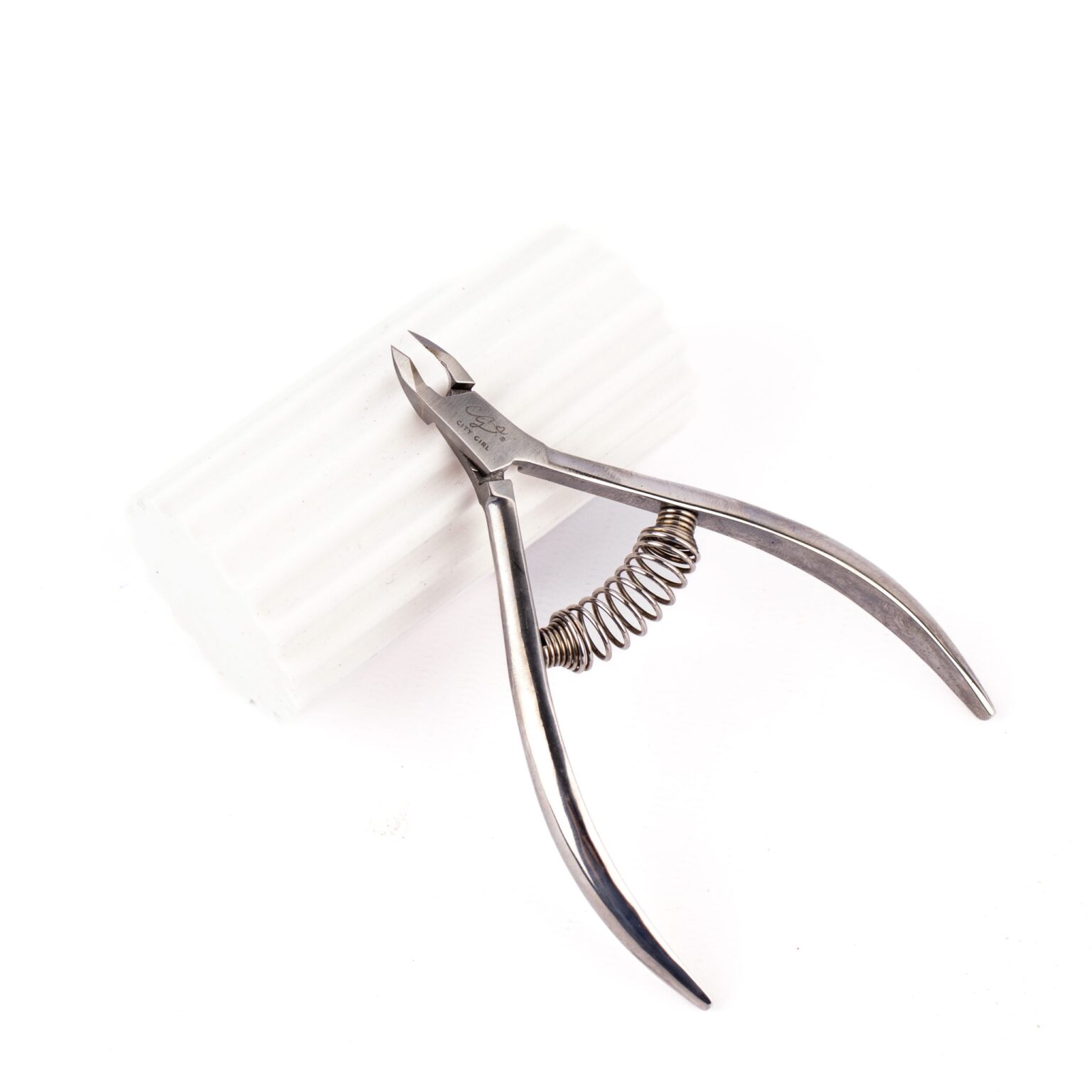 CORTA CUTICULAS PREMIUM CON RESORTE