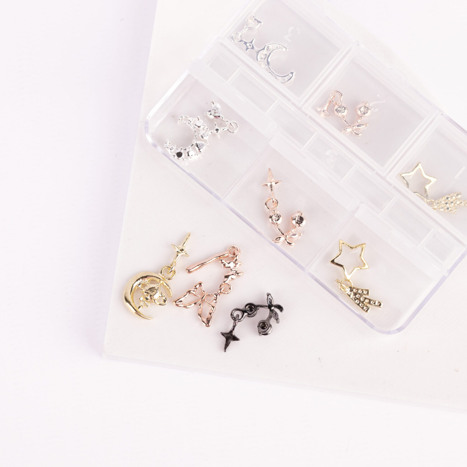 DIJES CON COLGANTES PARA UÑAS CITY GIRL