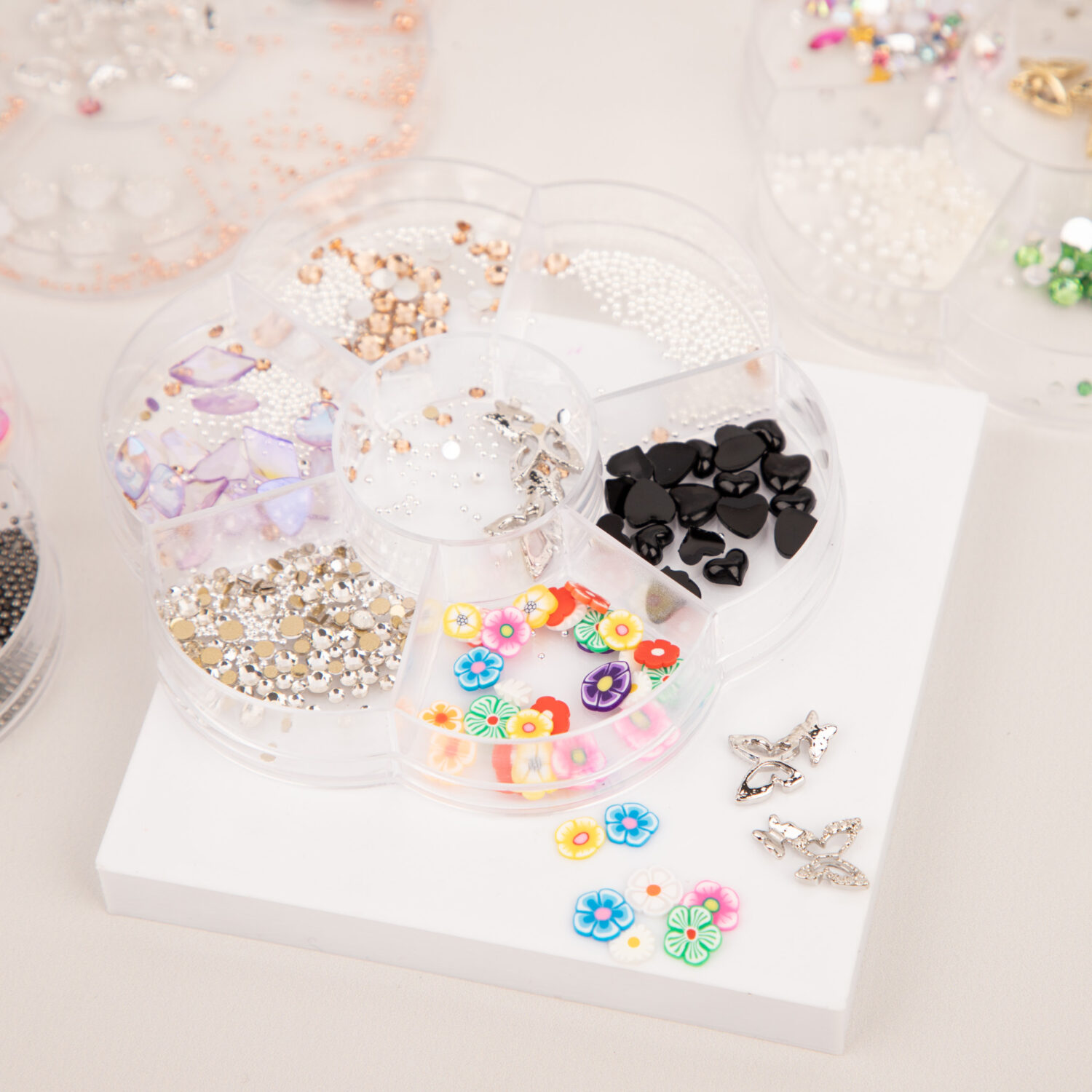 CARRUSEL CON MIX DE DECO PARA UÑAS