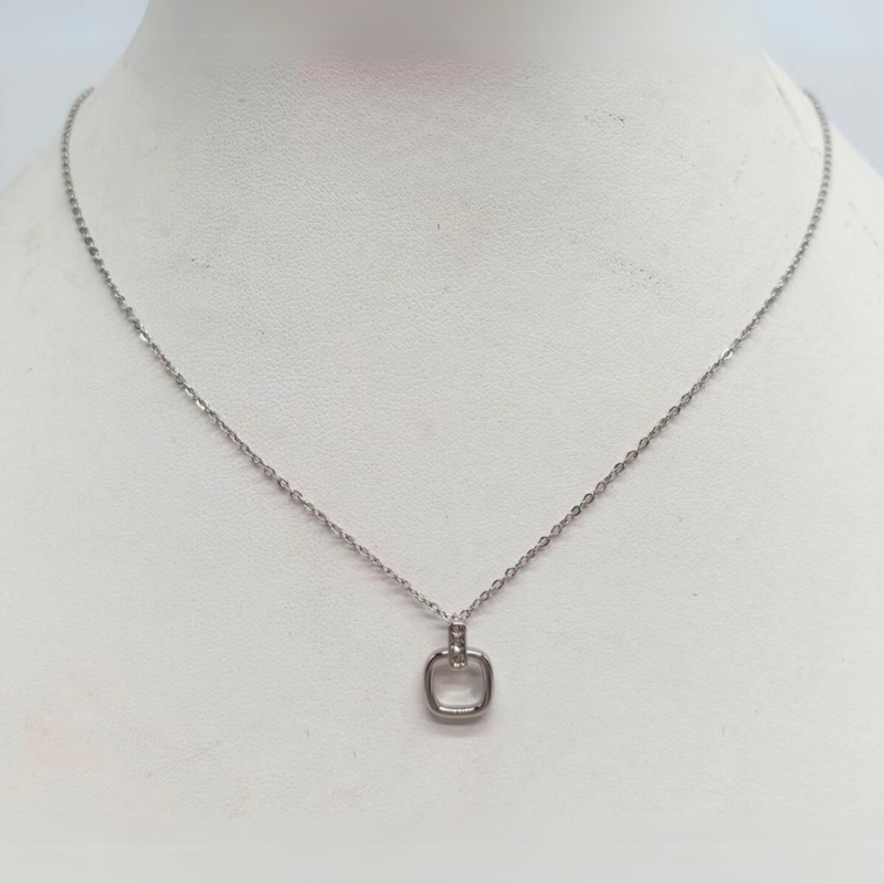 COLLAR CON COLGANTE CUADRADO - CITY GIRL