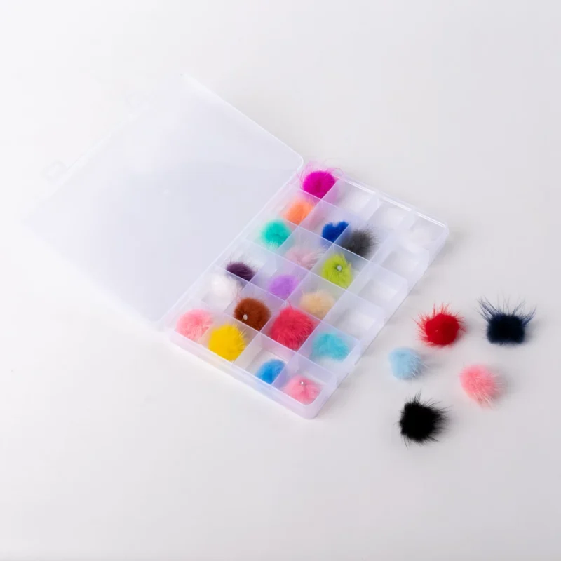 POMPON 24PCS CON IMAN PARAS UÑAS