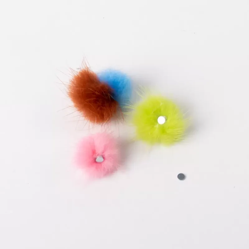 POMPON 24PCS CON IMAN PARAS UÑAS - Imagen 2