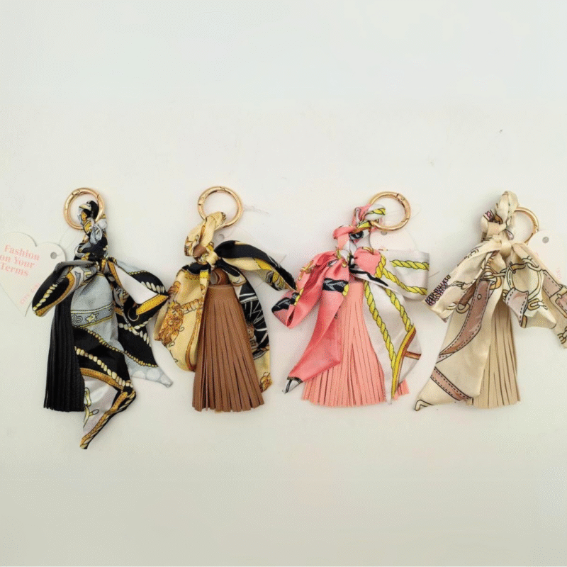 LLAVEROS CHARMS BORLA + PAÑUELO – PAQUETE 12u