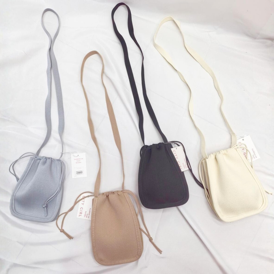 MINI CARTERA COLGANTE DE TELA - IDEAL PARA CELULAR - CITY GIRL