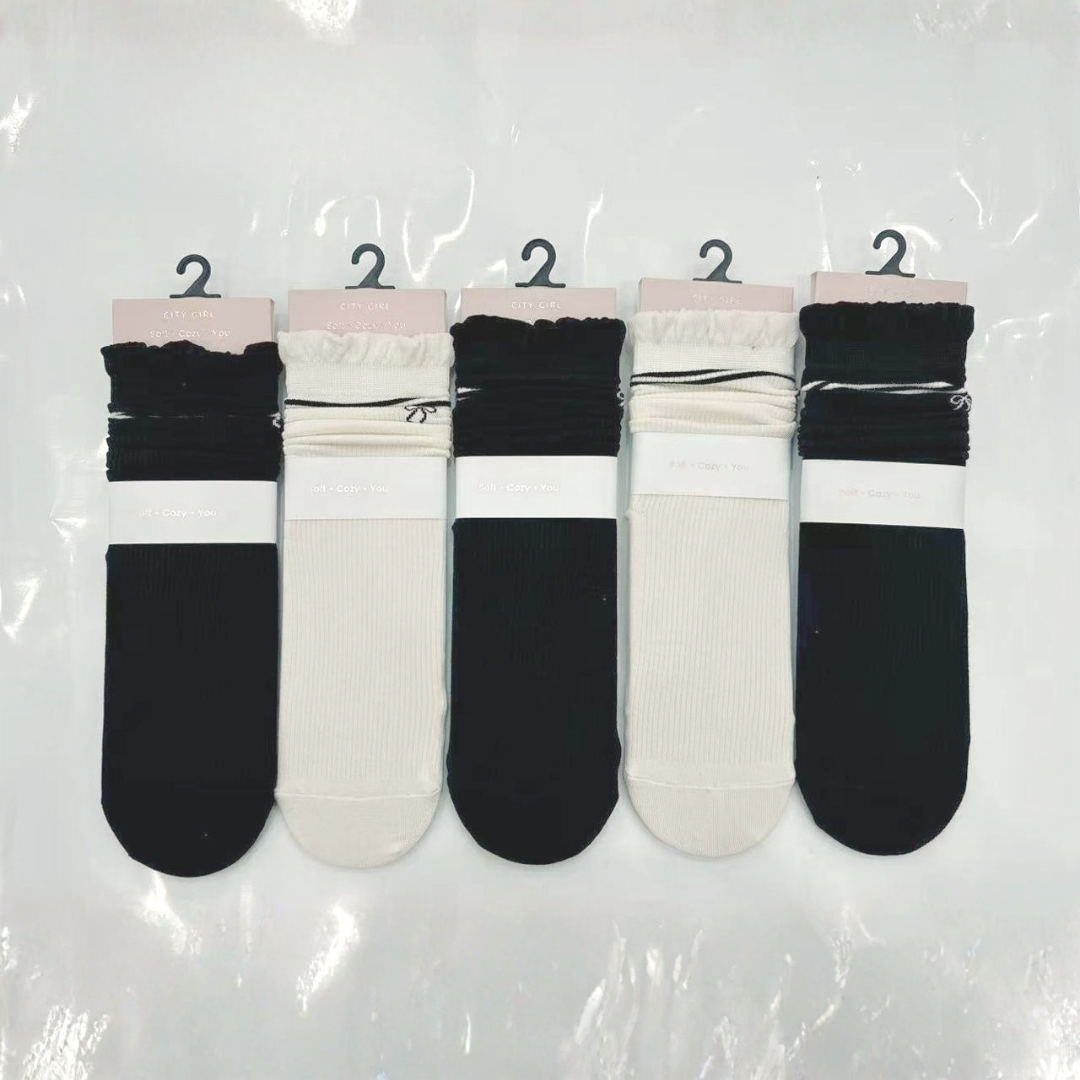 MEDIAS BLANCAS Y NEGRAS CON MOÑITO – PACK 10 PARES – CITY GIRL