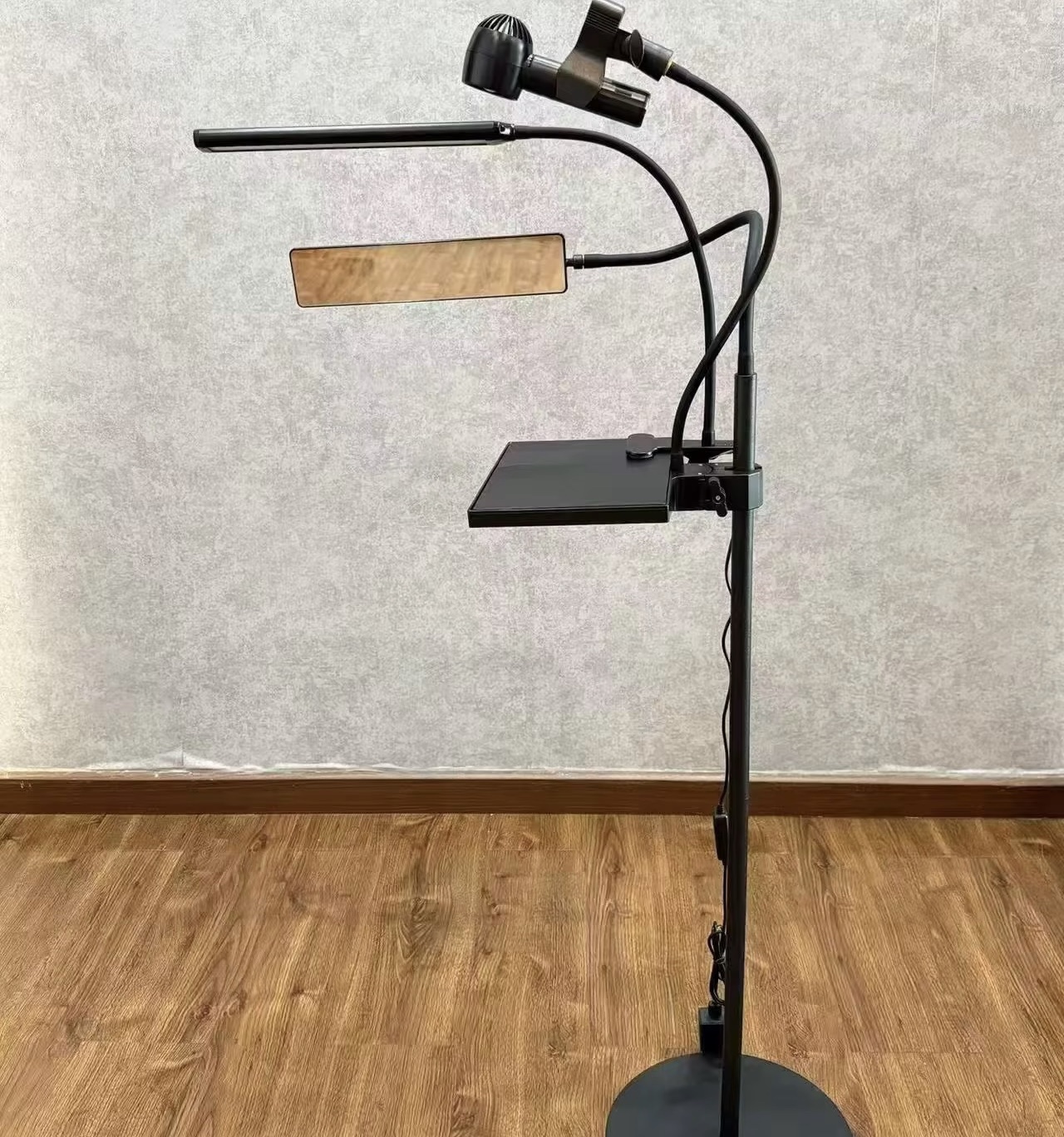 LAMPARA DE PIE PARA LASHISTA 4 en 1 soporte ventilador + espejo + luz + mini mesa